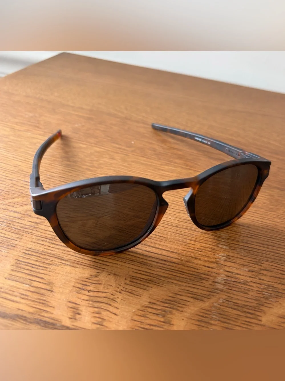 Oakley Latch Tortoise